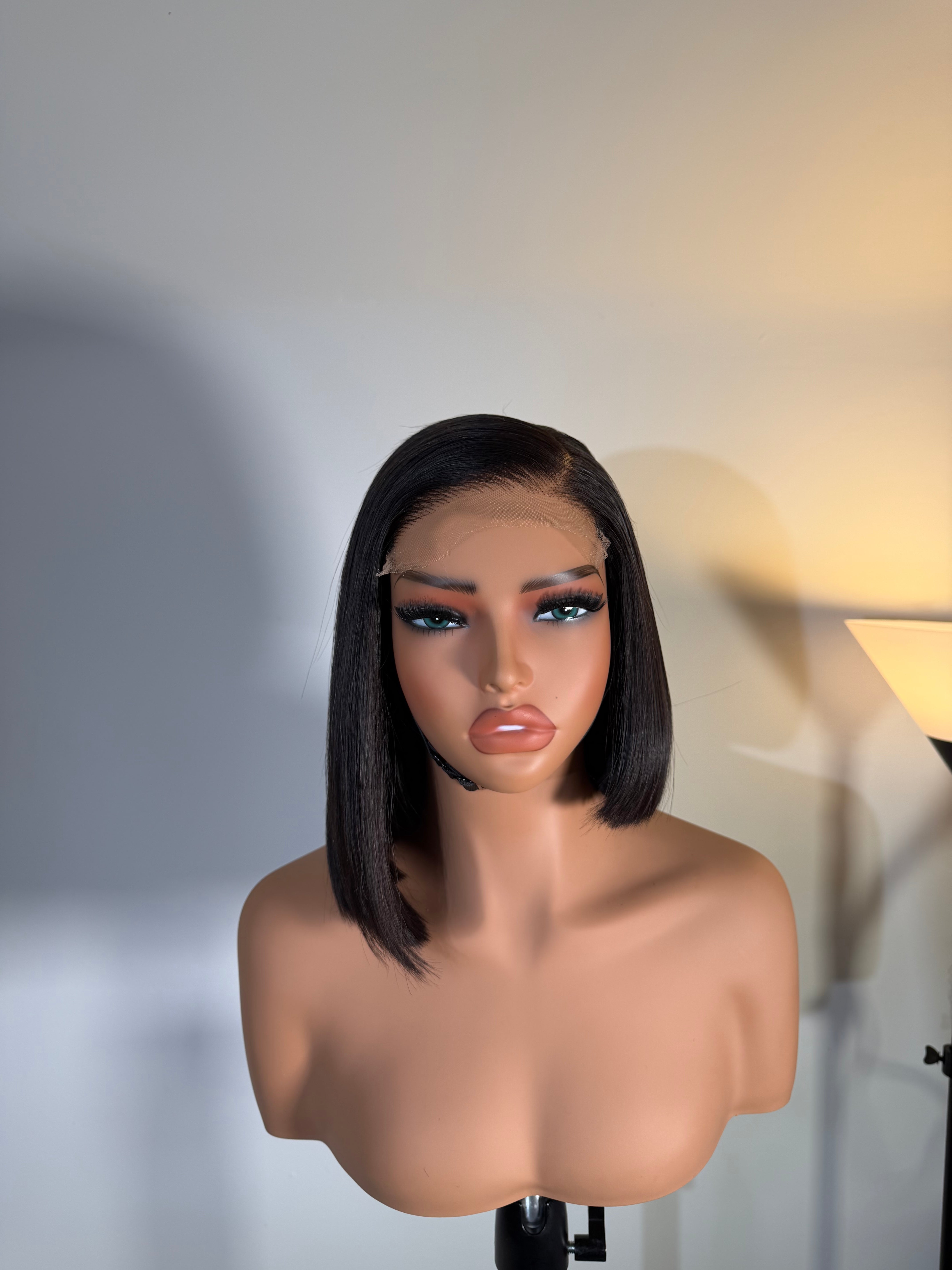 Luxe bob (asymmetrical style)